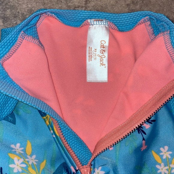 Cat & Jack girls zip up swimsuit XS (4/5) - Picture 4 of 4